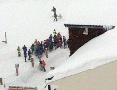 Δύο νεκροί και δύο αγνοούμενοι μέχρι στιγμής από τις χιονοστιβάδες στις Γαλλικές Άλπεις